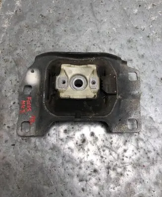 Ford Focus Engine mount bracket V61-7M121