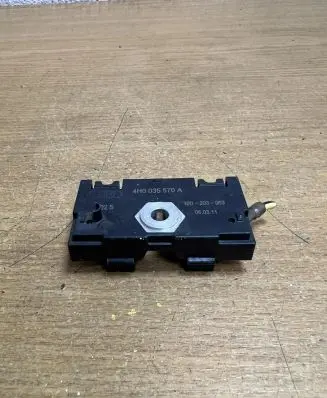 Audi A8 S8 D4 4H Aerial antenna amplifier 4H0035570A 920203003