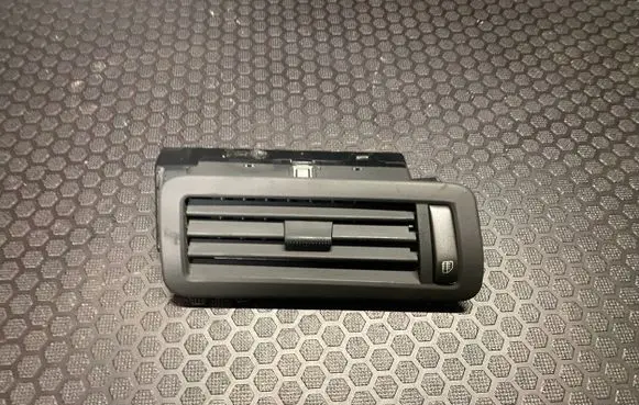 Rear air vent grill