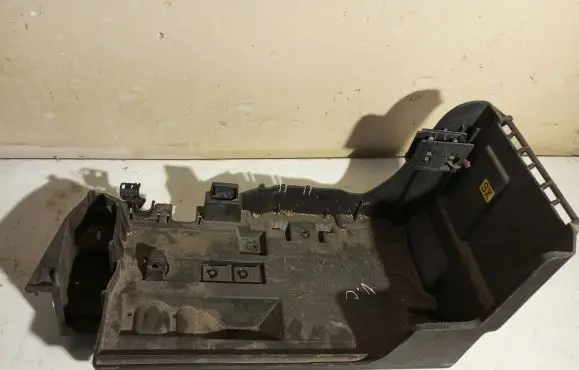 Opel Vectra C Battery box tray 24413805
