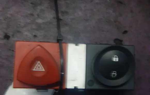 Renault Megane II Hazard light switch 8200095493