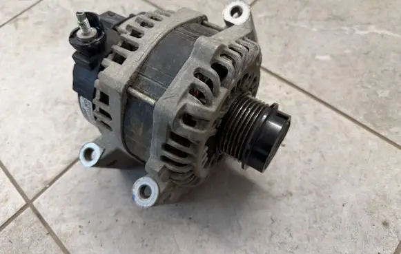 Volkswagen Amarok II Generator/alternator MB3T10300EA