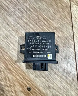 Mercedes-Benz E W211 Light module LCM 5DF00827801 0000390011 A2118209985