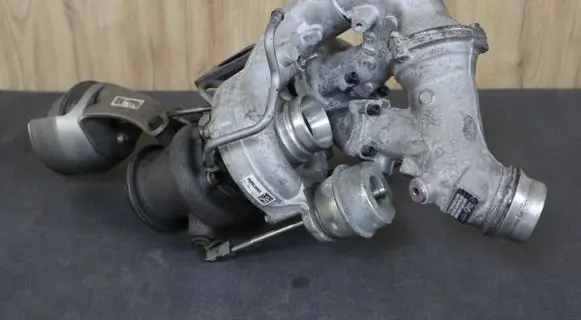Mercedes-Benz SLK R172 Turbo 6510906280 A6510906280
