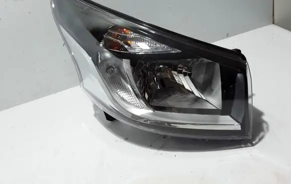 Renault Trafic III (X82) Headlight/headlamp 260109868R