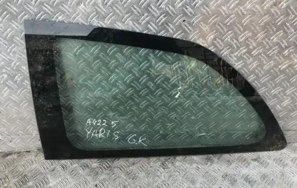 Toyota Yaris Rear side window