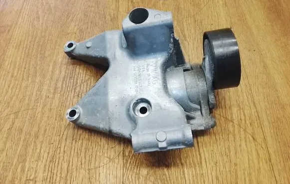 Porsche Macan (95B) Generator/alternator bracket 06M903143AC