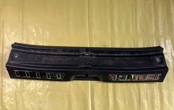 Mercedes-Benz B W245 Trunk/boot sill cover protection A1696900141 B813