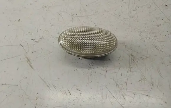 Front fender indicator light