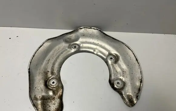 BMW X3 G01 Rear brake disc plate dust cover 6870531
