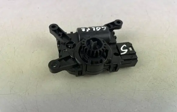 Volkswagen Golf VIII Air flap motor/actuator 5WA907511B