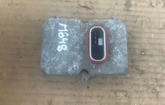 Mercedes-Benz SLK R170 Headlight ballast module Xenon 5DF00827900 633875 A0028202426