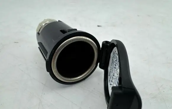 Toyota Yaris Cross Cigarette lighter front 