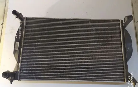 Audi A4 S4 B7 8E 8H Coolant radiator 8E0121251A