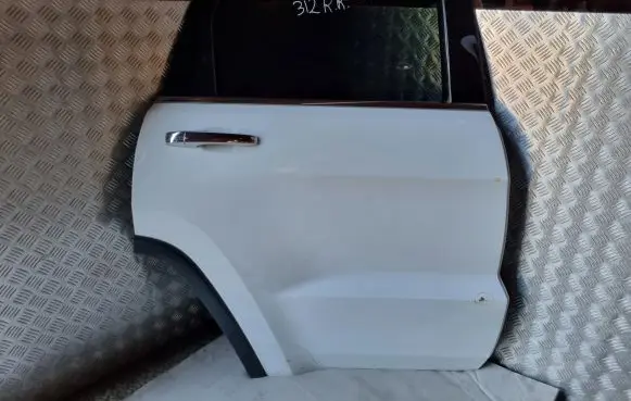 Jeep Grand Cherokee Rear door