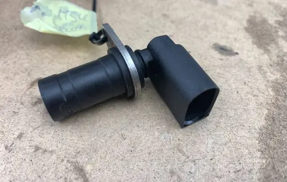 BMW 5 E39 Crankshaft position sensor 1709616 12141709616