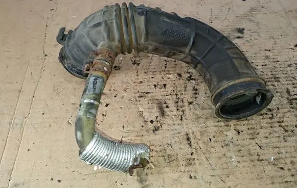 Suzuki Baleno IV Air intake duct part 13881M50R00