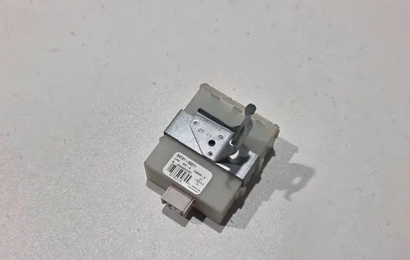 Toyota Avensis T250 Door central lock control unit/module 8974105071