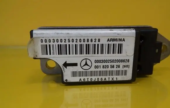 Mercedes-Benz E W210 Airbag deployment crash/impact sensor 0018205626