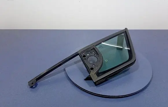 Citroen Berlingo Front door window glass four-door