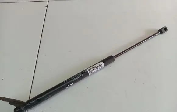 KIA Sorento Tailgate/trunk strut/damper 817702P000