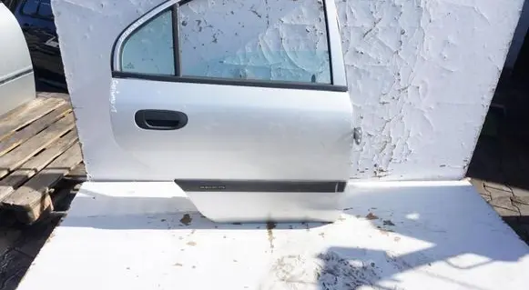 Mitsubishi Carisma Rear door