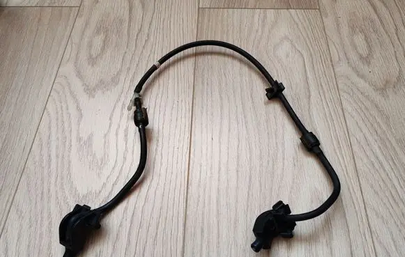 Windshield washer spray nozzle