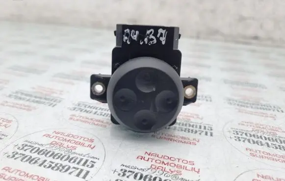 Audi A4 S4 B7 8E 8H Seat control switch 8E0959777