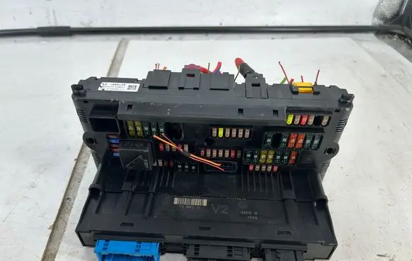 BMW 5 F10 F11 Fuse module 117033442D 9210861 922849102