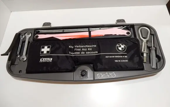 BMW 7 E65 E66 Tailgate emergency lock open trim 8270015 71116755243 53343