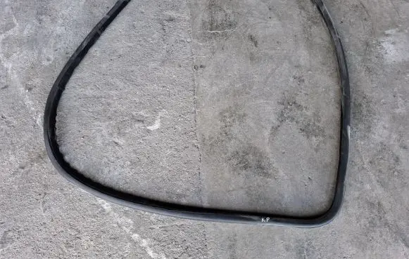 Volvo XC70 Front door rubber seal