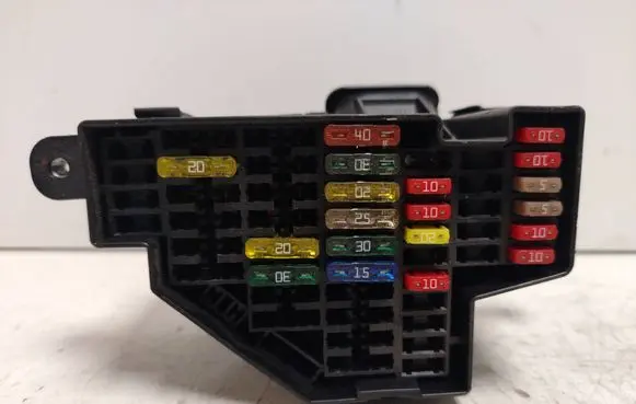 Volkswagen Golf VI Fuse module 1K1941824