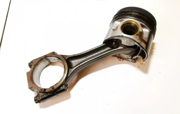 Ford Galaxy Piston with connecting rod 038j
