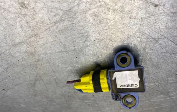 Volkswagen Golf Plus Airbag deployment crash/impact sensor 1KO955557A