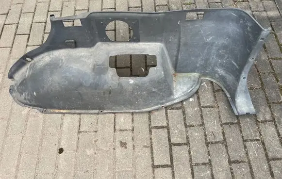 Mitsubishi Pajero Trunk/boot side trim panel MB65272134 MB652721