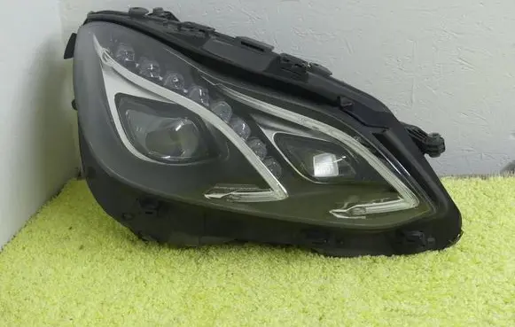 Mercedes-Benz E W212 Headlight/headlamp 2129063203