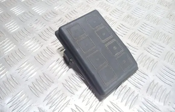 Opel Astra G Fuse box cover 09132701