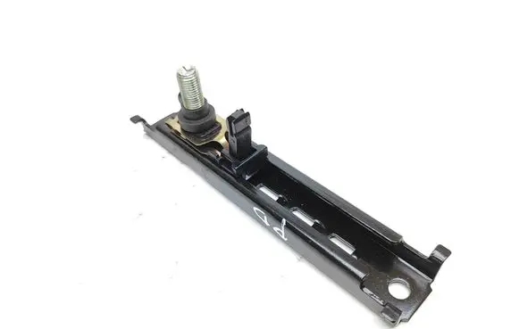 Maserati Ghibli Seat belt height adjuster 6700014250 622513900B 16021