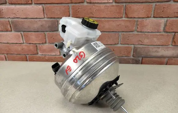 BMW 3 G20 G21 Master brake cylinder 6879422 6875605