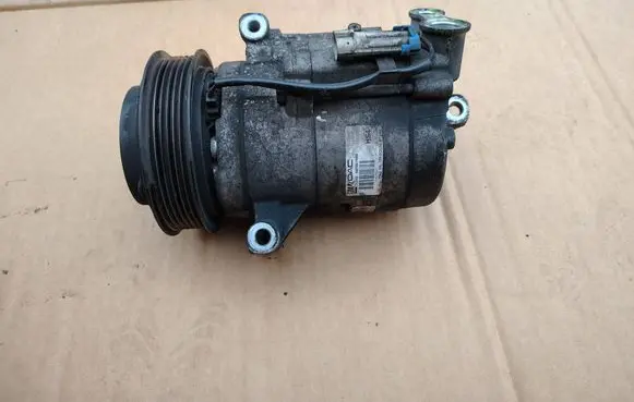 Chevrolet Orlando Air conditioning (A/C) compressor (pump) 687997689