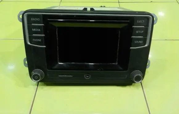 Volkswagen Caddy Radio/CD/DVD/GPS head unit 1K8035150E