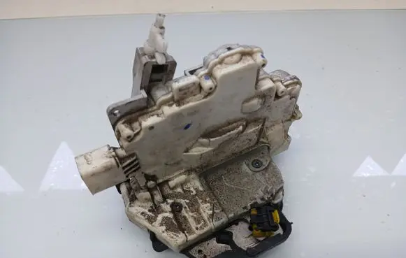 Audi A4 S4 B7 8E 8H Rear door lock