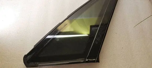 Audi A8 S8 D2 4D Rear side window 4D0845300