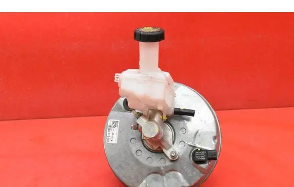 Dacia Sandero Brake booster 472101095R