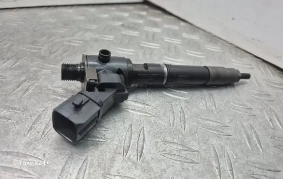 Volvo V60 Fuel injector 31405404
