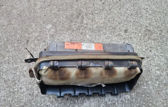 Passenger airbag