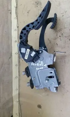 Renault Fluence Pedal assembly 465010021R