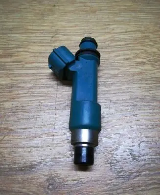 Mazda 2 Fuel injector 2975000460