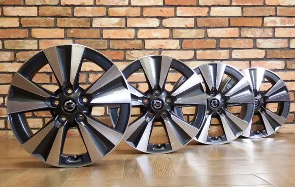 Nissan Pulsar R17 alloy rim N50701