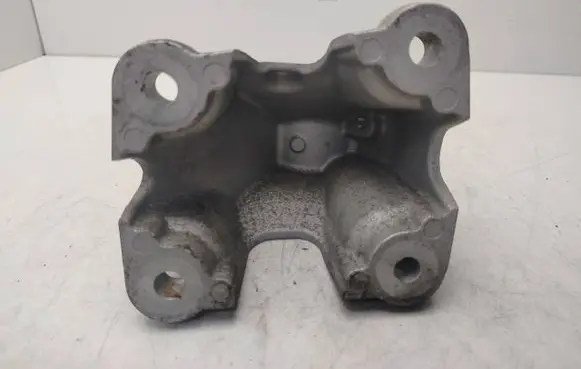 Jaguar XE Engine mount bracket GX736037FA
